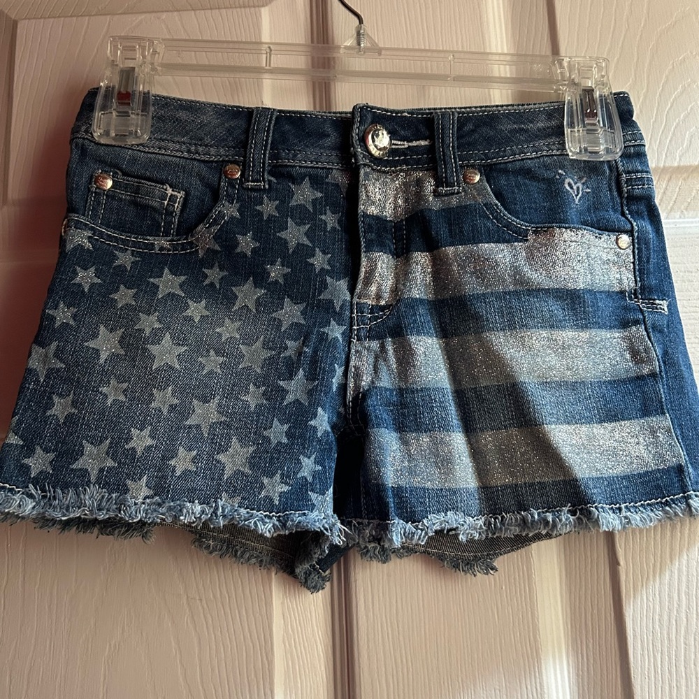 Girl’s jean shorts with Stars and Stripes.